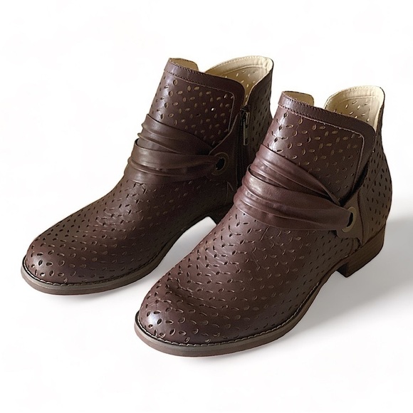 SPENCO Western Perforated Leather Ankle Booties Pricilla 9D, Bro… Gorpcore - Picture 1 of 11